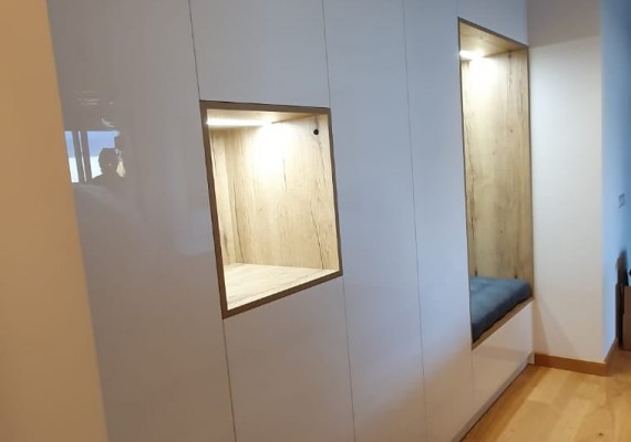 Skapji ar veramām durvīm - Wardrobes with swing doors