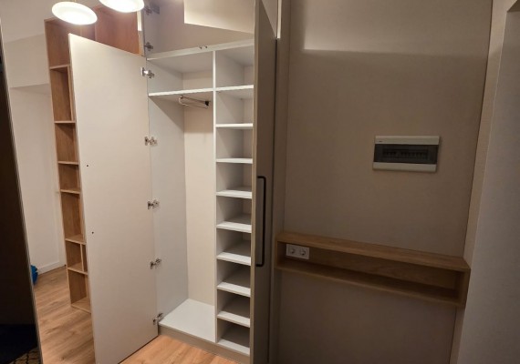 Шкафы с распашными дверями - Шкаф прихожая