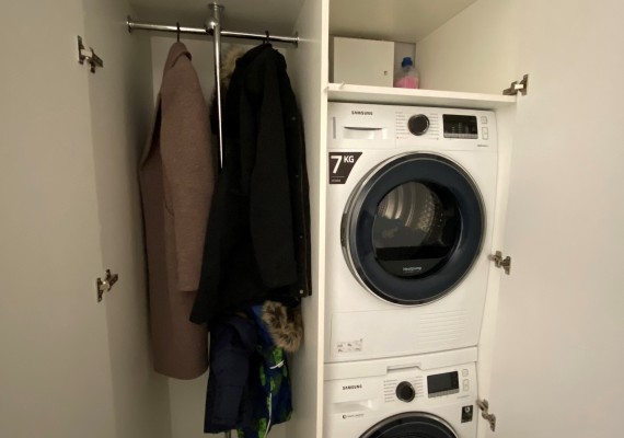 Skapji ar veramām durvīm - Wardrobes with swing doors