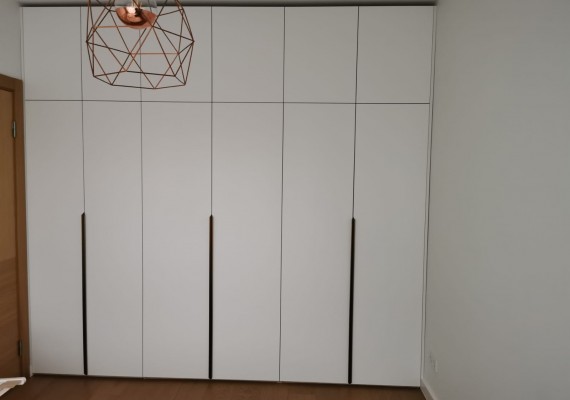 Skapji ar veramām durvīm - Wardrobes with swing doors