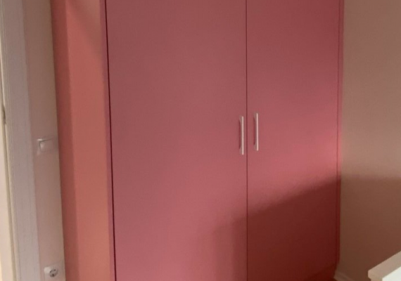 Skapji ar veramām durvīm - Wardrobes with swing doors